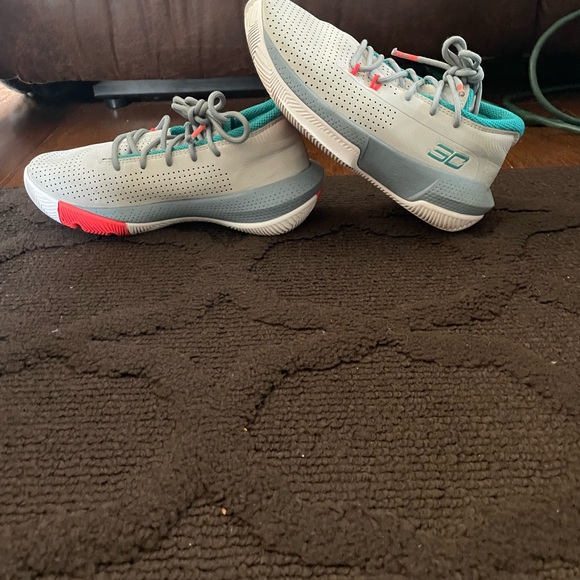 Under Armour Kids'👦🏻/👧🏻Curry 3Zer0 3 Basketball🏀Shoes👟Sz 2Y - Picture 2 of 10